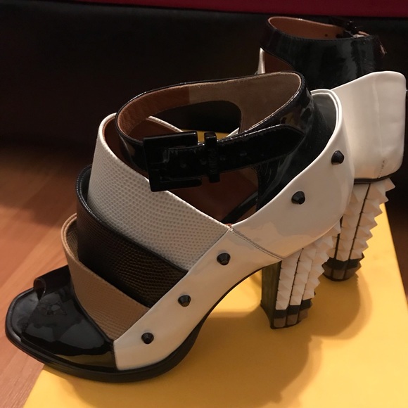 Fendi shoes ( RunWay Shoes ) - Picture 7 of 8